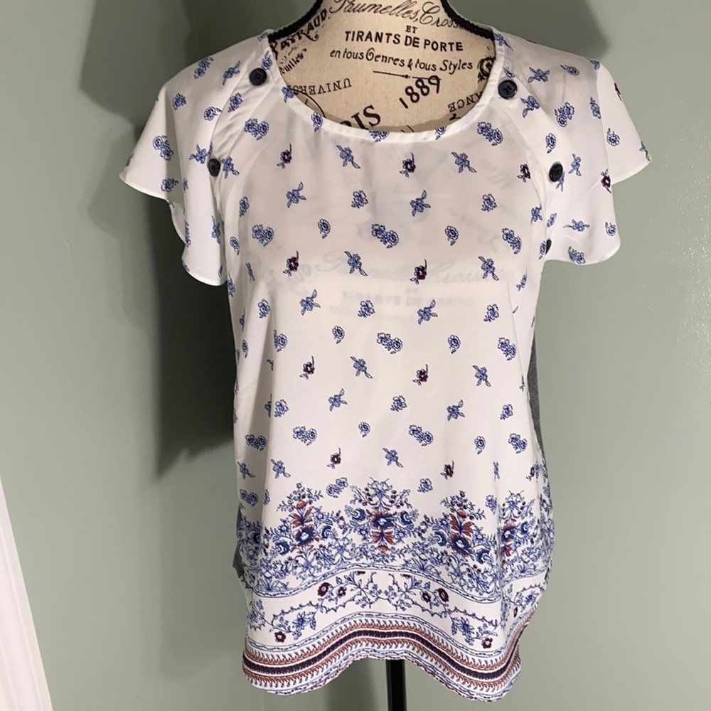 ☀️5/$20 Maurices Shirt.